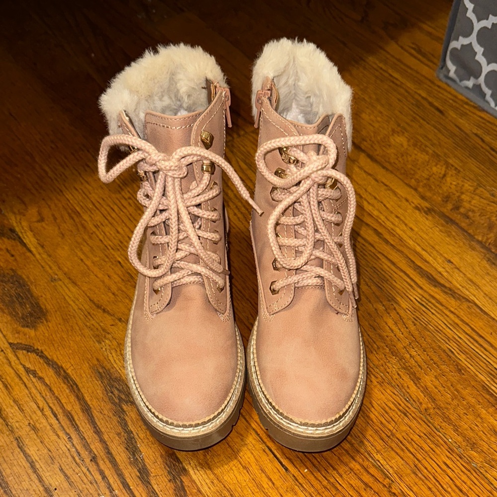 NEW Steve Madden Tan Winter Boots with Fur Lining